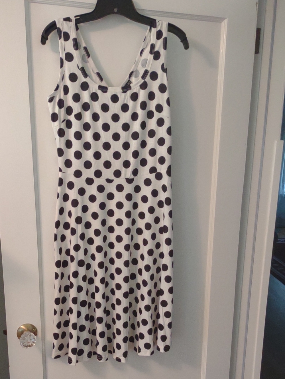 Classic Sleeveless Polka Dot Midi Dress - Black on White